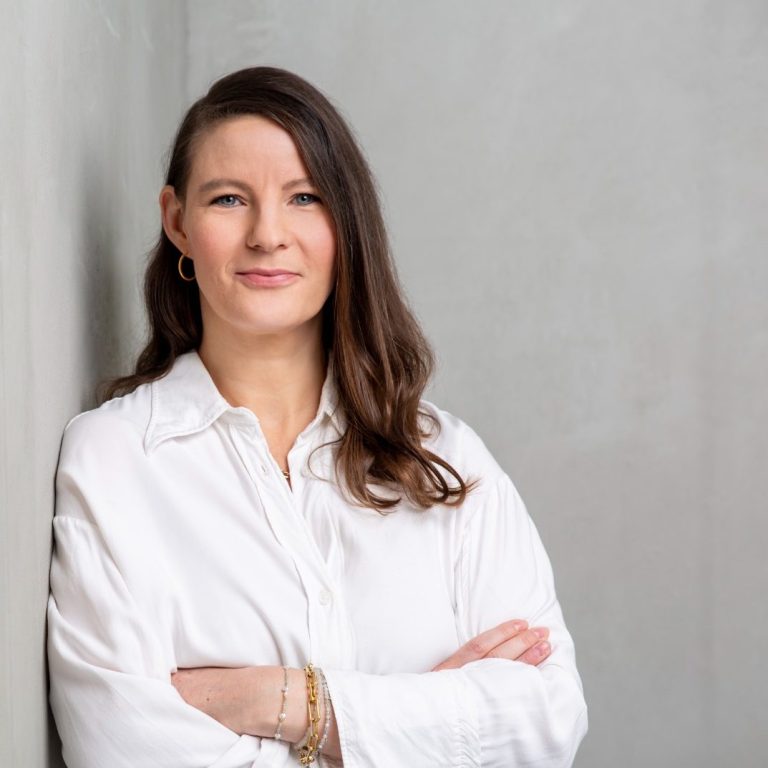 Your Mindful Leadership Coach Angela Bayerlein Mindful Leadership Coaching empowering you to build resilience and confidence.